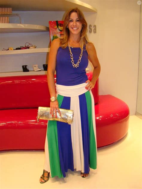 Foto: Após fotos nua, Joana Prado usou dinheiro para comprar carro e