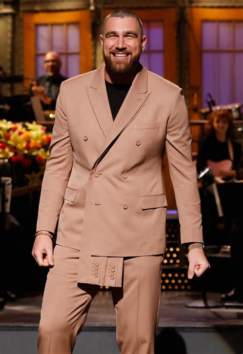 how old is travis kelce daughter