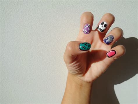 harli    nail designs