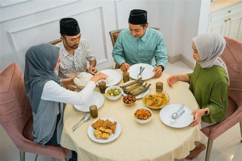 foto jadwal buka puasa tasua  asyura    indonesia