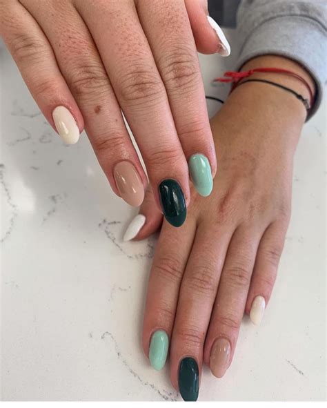 35 Fresh Autumn Nail Art Ideas To Try Now — Green and Neutral Nails Colors