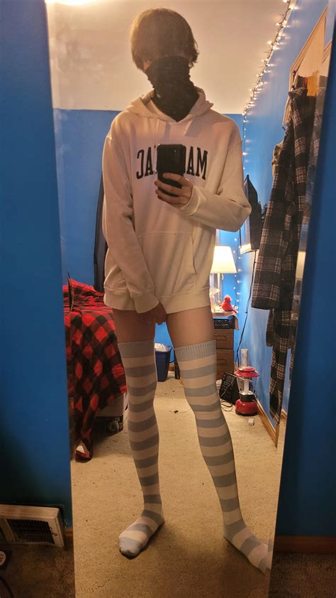 I finally found some stripy thigh highs that fit! How do they look? : r