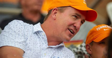 Tennessee Great Peyton Manning Thinks Vols Can Beat Alabama With ...