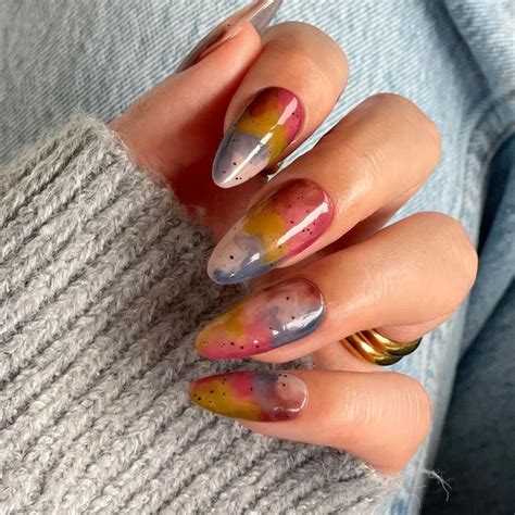 20 Marbled Manicure Ideas We Can't Wait to Recreate