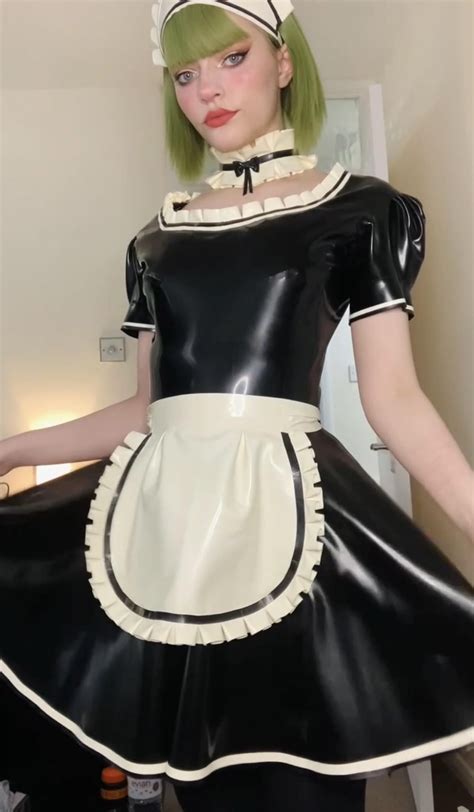 A latex maid at your service 🖤 : r/ShinyPorn