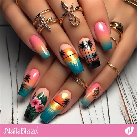 nails with palm tree 8
