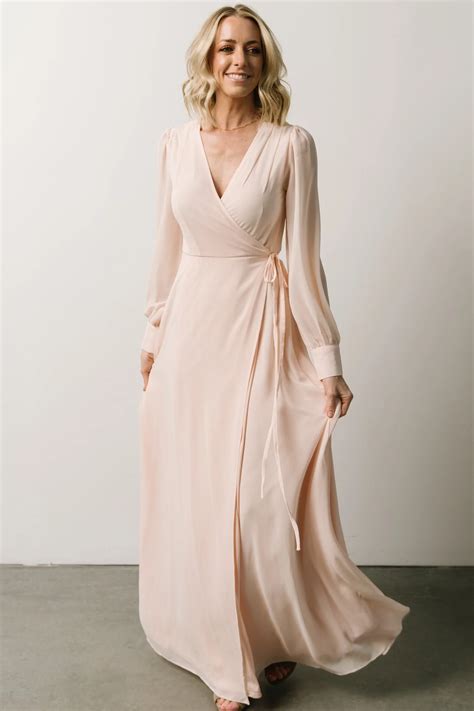 Best 20 Budget-friendly Long-Sleeve Wedding Guest Dresses 2024 | Roses