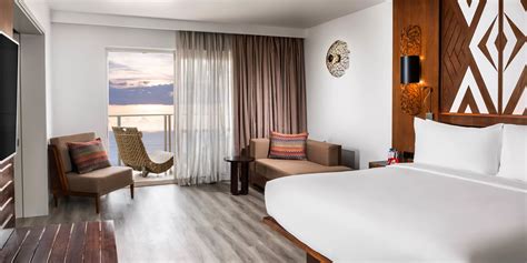 Crowne Plaza Fiji Nadi Bay Resort & Spa - Business Hotel, Best Price