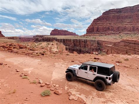 6 Best Thrilling Moab Jeep Tours in 2023 - CS Ginger Travel