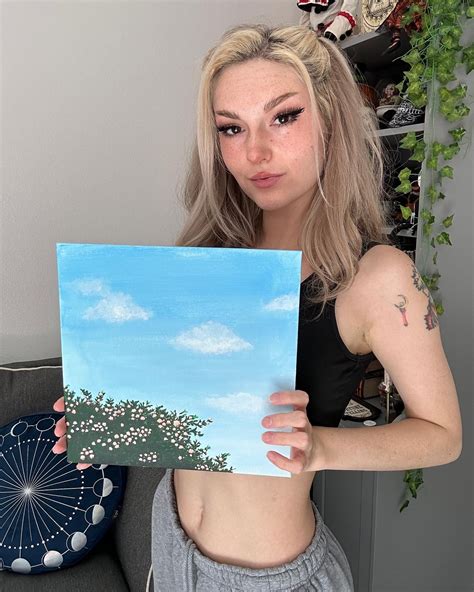 Busy B ASMR belly button : r/Asmr_bellybuttons