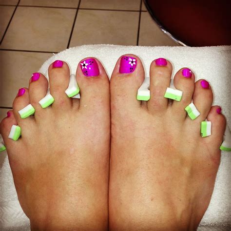 flower design nails 5