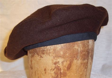 Scottish Beret from whitepavillion.com | Flat hats, Beret, Style