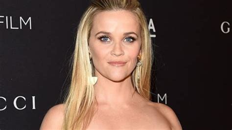 Reese Witherspoon Goes Bare—Pictures Don’t Lie! Take a look - YouTube