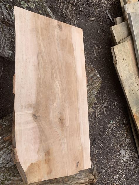 Epoxy vs polyurethane for a live edge tabletop : r/BeginnerWoodWorking