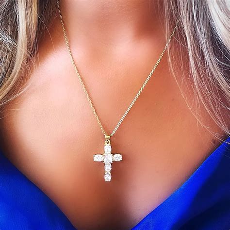 Diamond Cross Necklace – Gorge Malorge