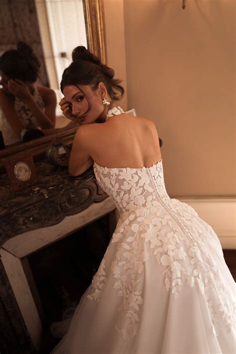 3D Floral Lace Halter Ball Gown Wedding Dress – Canan Bridal