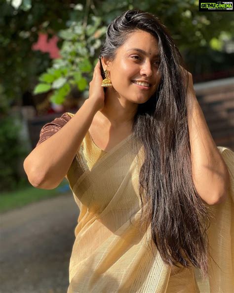 pavithra janani instagram keepsmiling sunset gethu cinema