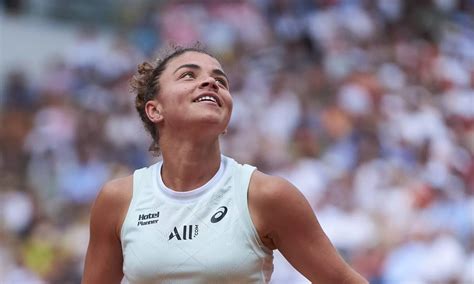 jasmine paolini set  represent italy   paris olympics