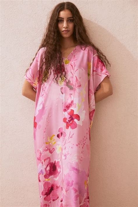 Se produkter som liknar Hm H&M kaftan kaftanklänning .. på Tradera ...