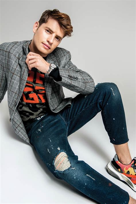 Gregg Sulkin 2022 Faking It
