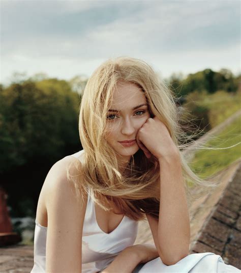 The Unseen Details Of Sophie Turner's Scandalous Topless Photo Image 7