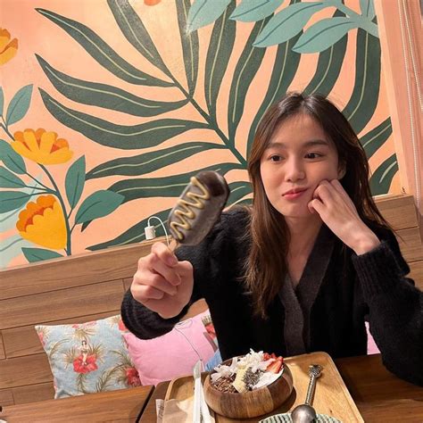 loverrukk pemotretan latihan plank gadis cantik