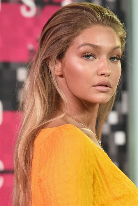 The Most Iconic Hairstyles from Gigi Hadid - Runway Pakistan