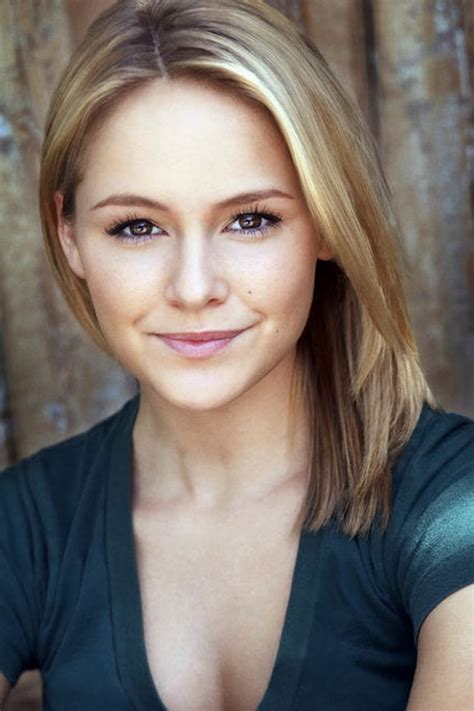 Cassi Thomson - Biografía, mejores películas, series, imágenes y