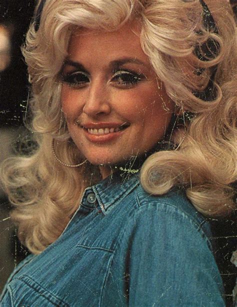 Dolly Parton by David Gahr (1976) | Dolly parton, Dolly, Dolly parton
