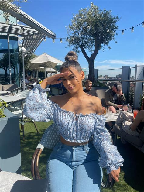 Cute in blue : r/latinas