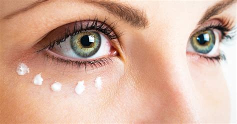 Linhas Abaixo Dos Olhos - Saiba como combater as olheiras e bolsinhas abaixo dos olhos