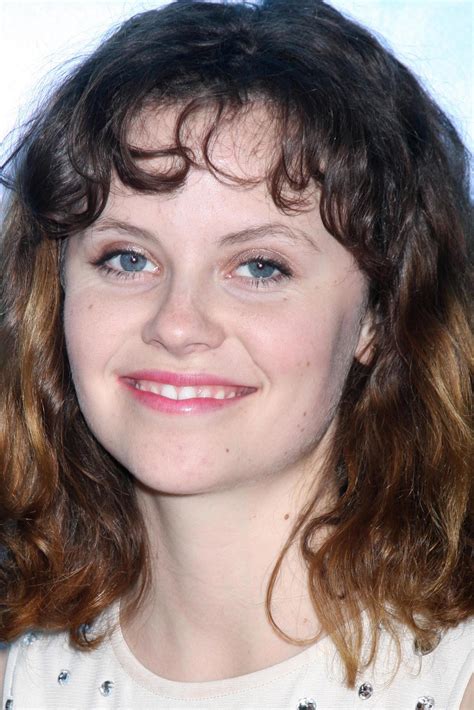 los angeles, 6 de enero - sarah ramos llega a la fiesta tca de invierno
