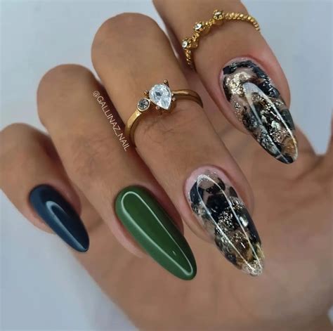 35+ Fall Nail Art: Exquisite Autumn Designs - Emerlyn Closet