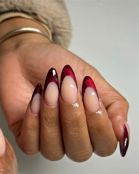 33+ Gorgeous Almond Shaped French Tip Nails To Copy This Year