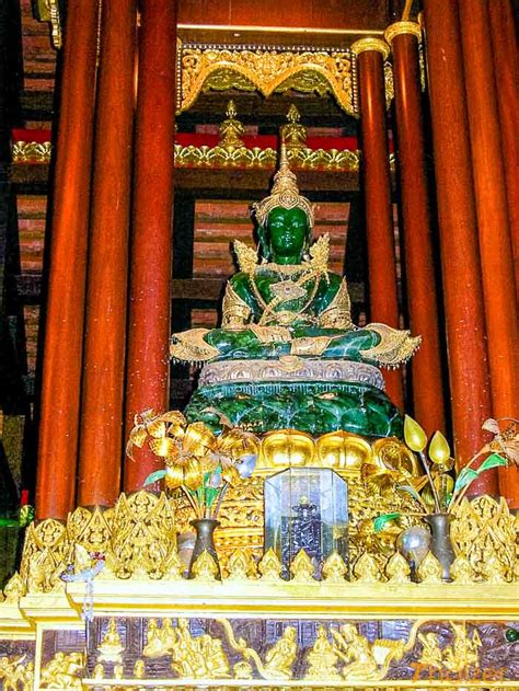 emerald buddha temple  thailand   world