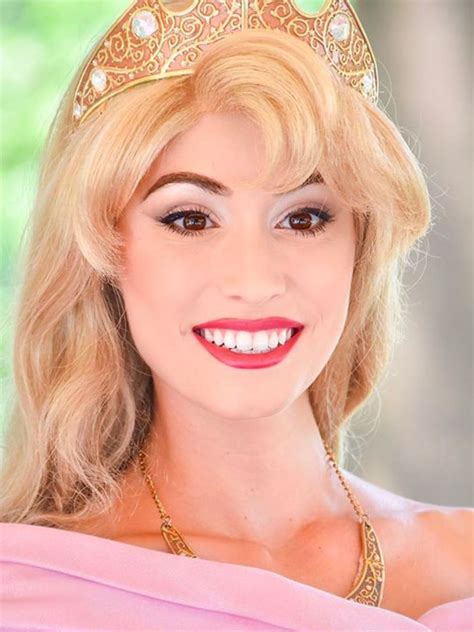 Pin by 🌸🍒 Cherry 🌸🍒 on Disney ♢♡♢ Aurora (Briar Rose) / Sleeping Beauty