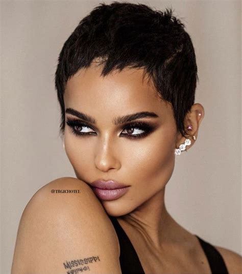 Zoe Kravitz in 2024 | Super short hair, Short hair pixie cuts, Short ...