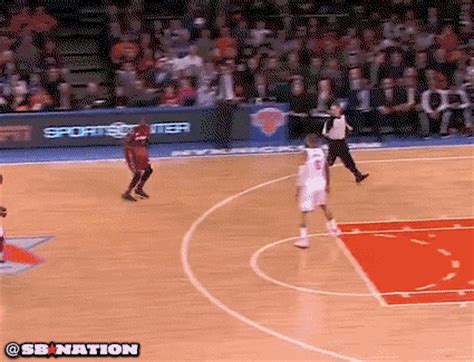 (GIFs) Lebron James continues his dunking form but Heat trail at half ...