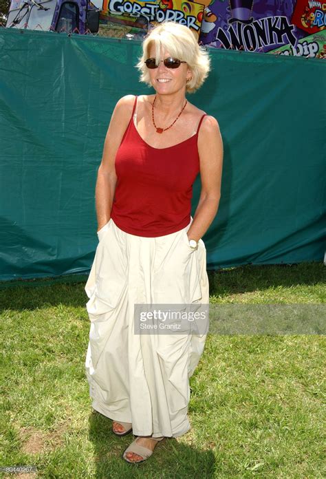 Meredith Baxter's feet