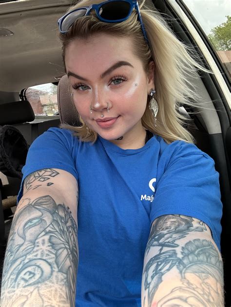 PinupBarbie222🤍 (@pinupbarbie222) • Instagram photos and videos