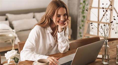 Alice Estava Em Sua Casa Trabalhando De Home Office - Trabalhe de casa (home office) e receba salários de até R$ 4 MIL; saiba ...