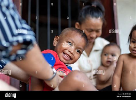 Tickle children hi-res stock photography and images - Alamy