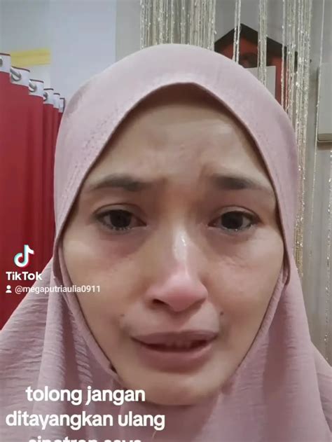 7 Potret Mega Aulia Kini Jadi Ustazah, Soroti Akting di “Tukang Bubur ...