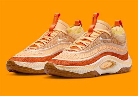 Nike Cosmic Unity 3 - Tag | SneakerNews.com