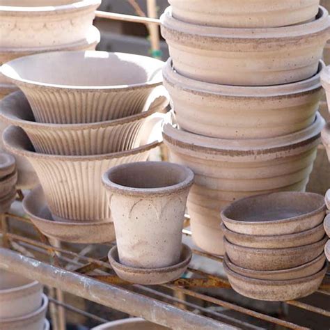 Pottery + Planters + Containers – Roger's Gardens