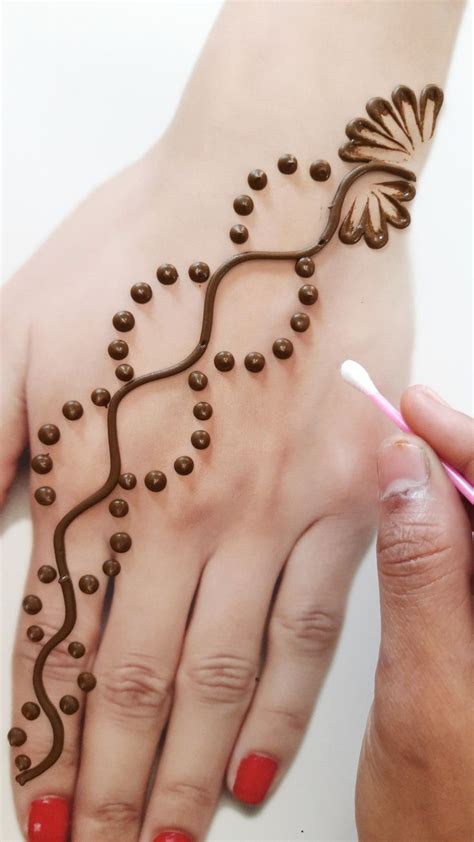 New Easy Trick Mehndi Design - Thick Line Mehendi Design Back Hand ...