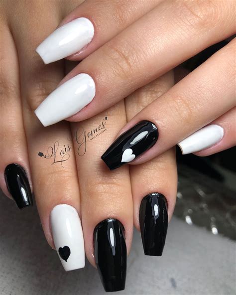 Unhas Preta Com Branco - Unhas decoradas preto e branco: 50 imagens com ideias incríveis | Unhas ...