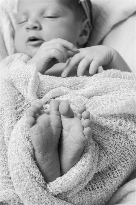 how to become a certified newborn care specialist