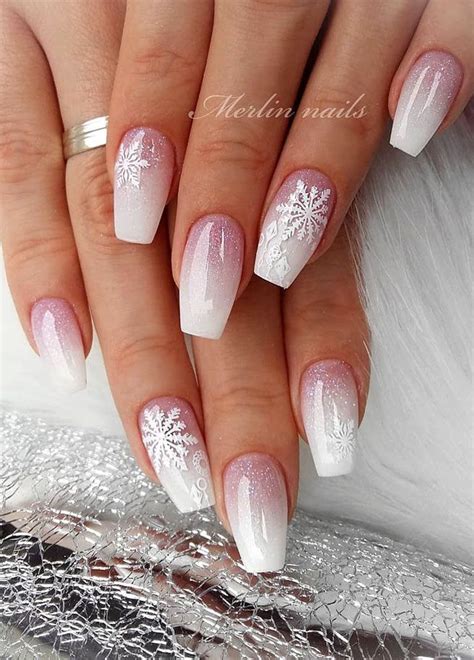 Ombre Christmas Nails 2021