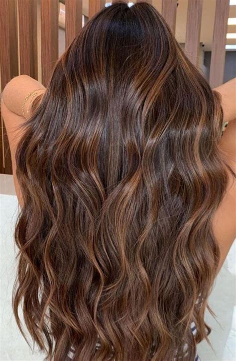 Caramelo Morena Iluminada Liso - Descubra tudo sobre a tendência da morena iluminada caramelo: como ...